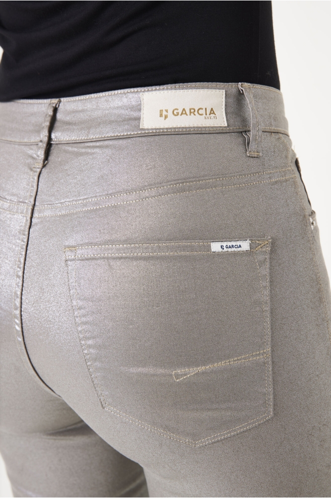 Garcia zilveren dames jeans | Close up