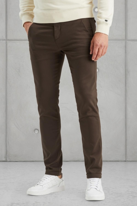 Cast Iron bruine heren broek | Model vooraanzicht