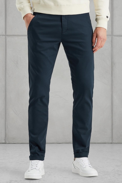 Cast Iron blauwe heren broek | Model vooraanzicht