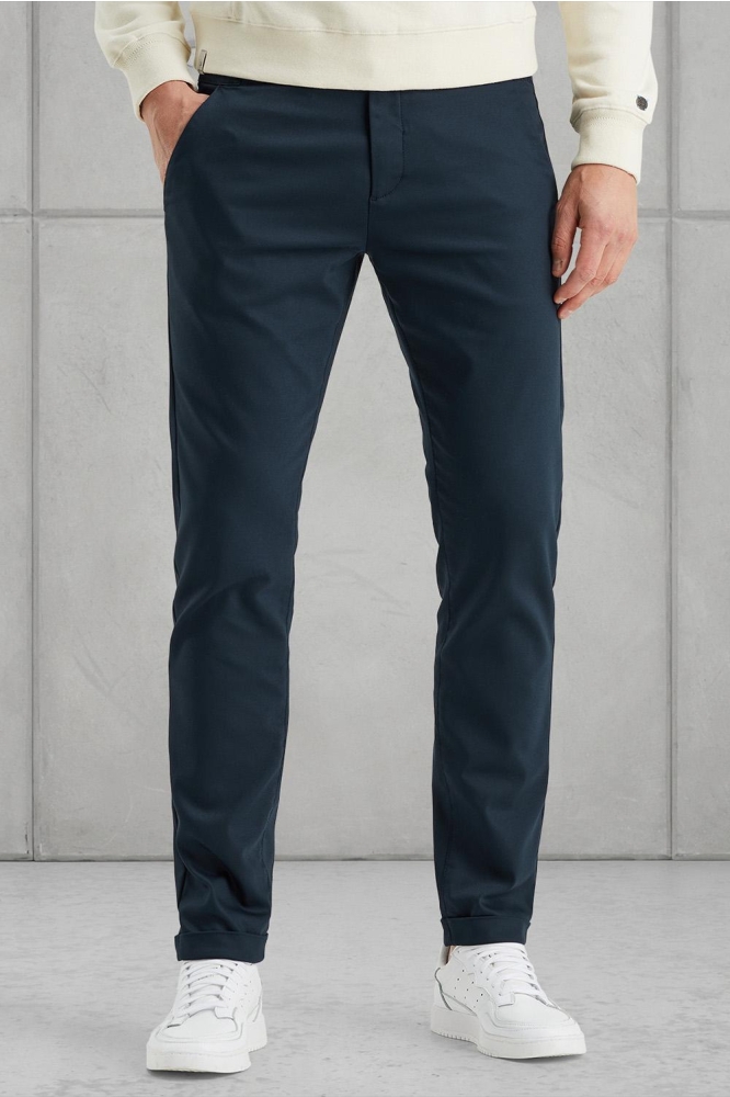Cast Iron blauwe heren broek | Model vooraanzicht