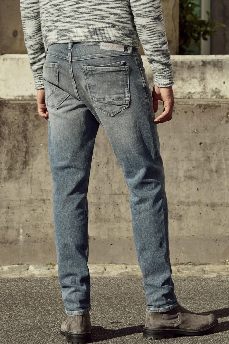 Cast Iron blauwe heren jeans | Sfeerbeeld, In situatie