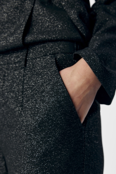 Object zwarte dames broek | Close up
