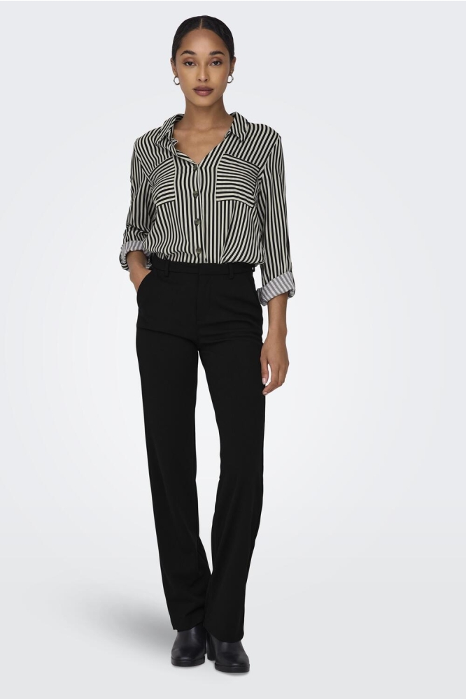 Only zwarte dames broek | Model vooraanzicht