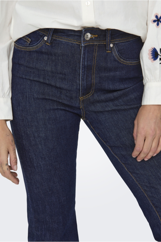 Only blauwe dames jeans | Close up