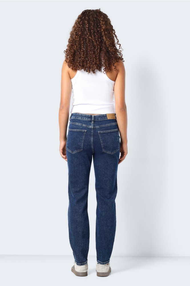 Noisy may blauwe dames jeans | Model achteraanzicht