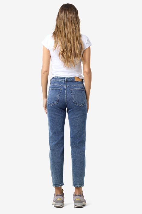 Noisy may blauwe dames jeans | Model achteraanzicht