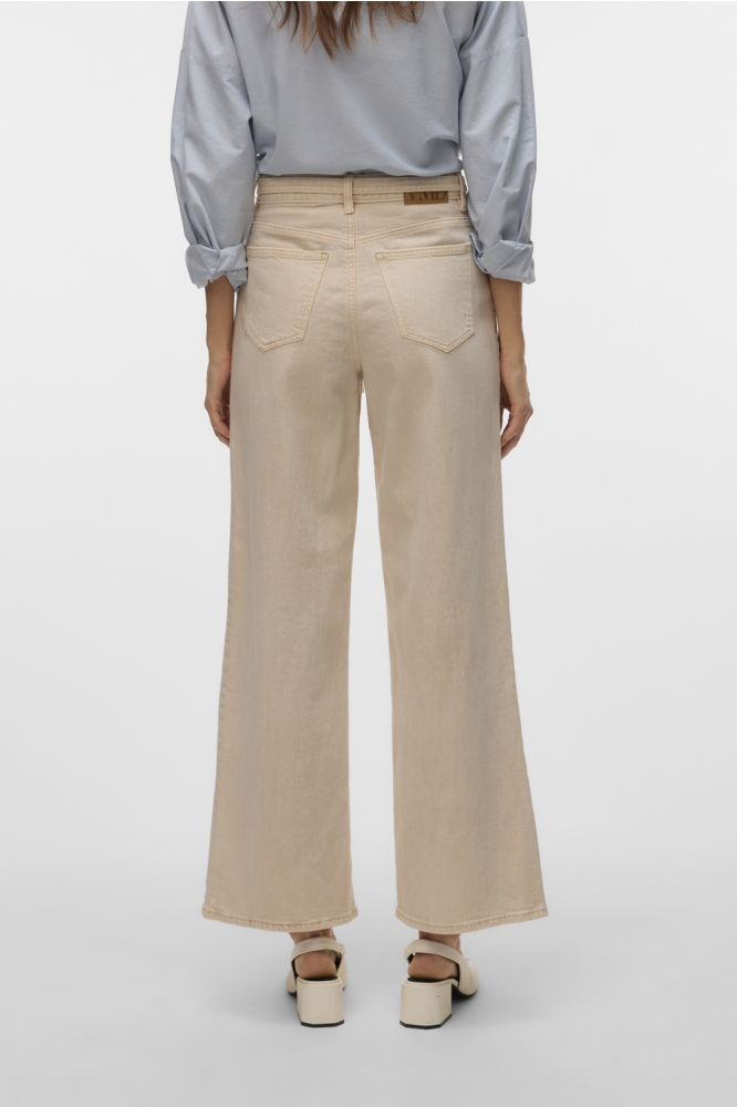 Vero Moda beige dames jeans | Model achteraanzicht