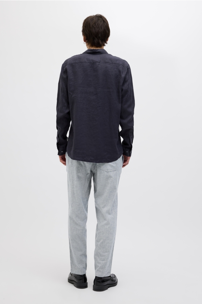 Jack & Jones blauwe heren broek | Model achteraanzicht