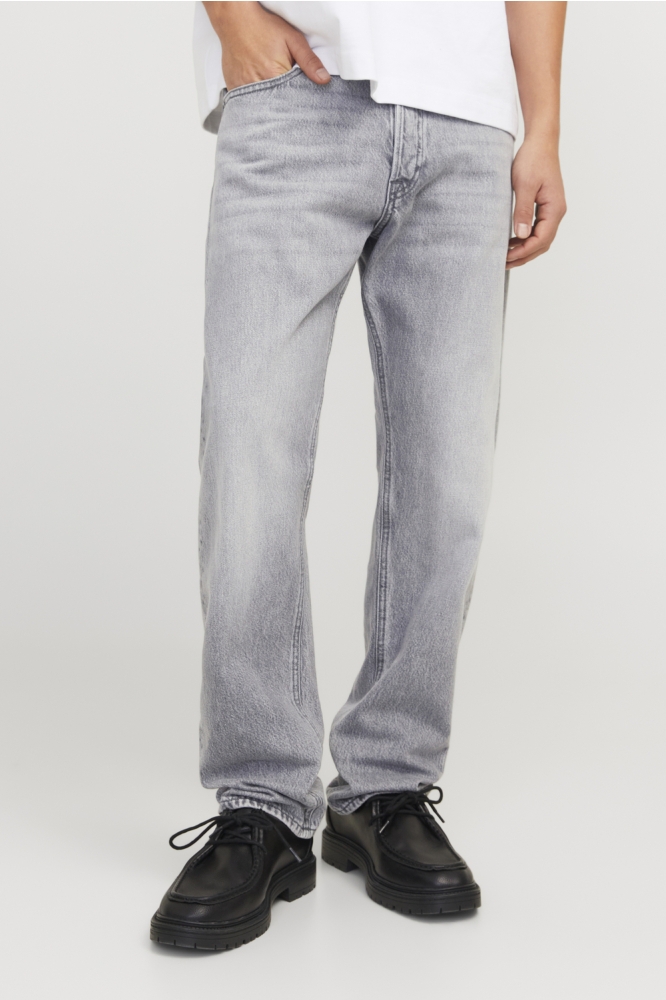 Jack & Jones grijze heren jeans | Model vooraanzicht