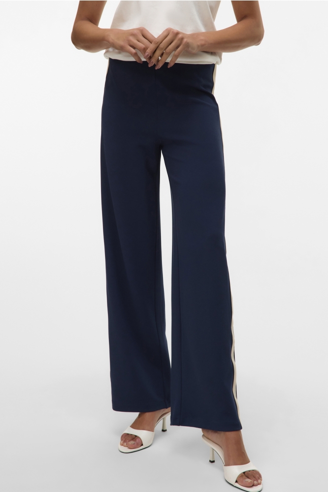 Vero Moda blauwe dames broek | Model vooraanzicht