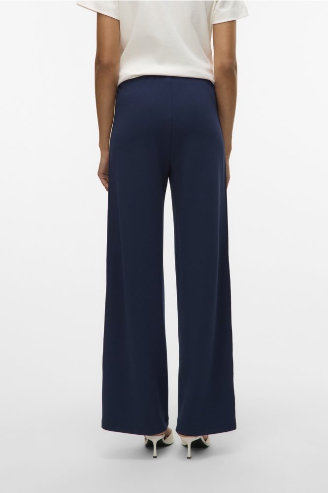 Vero Moda blauwe dames broek | Model achteraanzicht