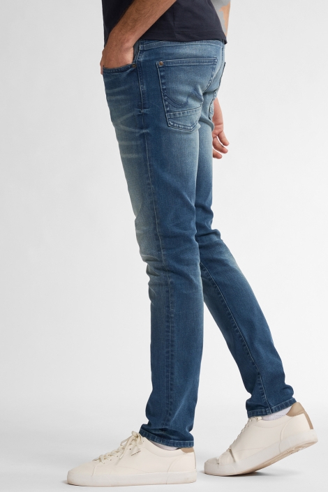 Petrol Industries blauwe heren jeans | Model zijaanzicht