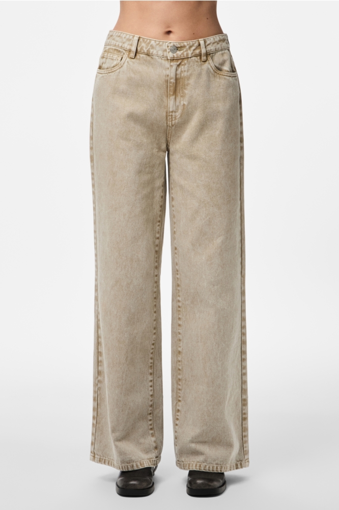 Pieces beige dames jeans | Model vooraanzicht