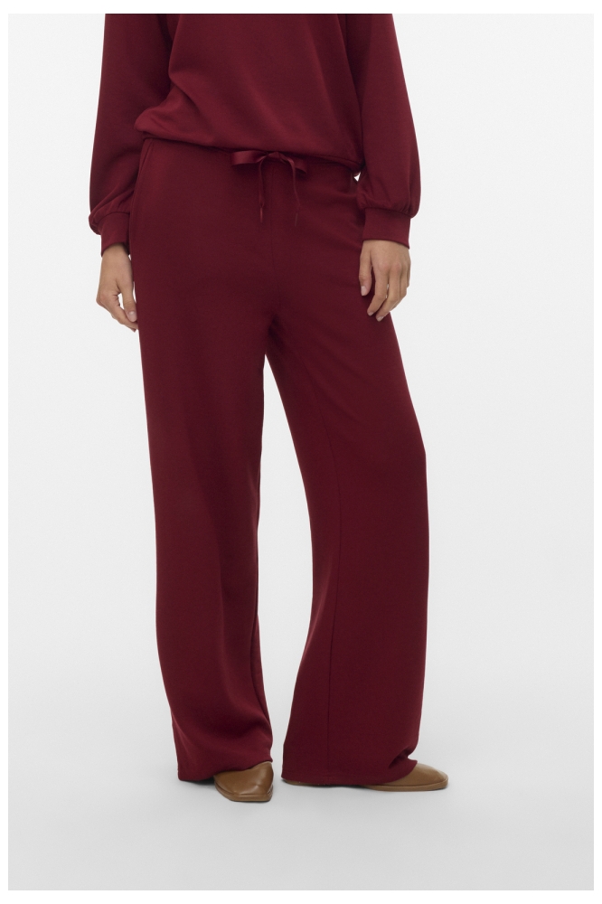 Vero Moda bordeaux dames broek | Model vooraanzicht