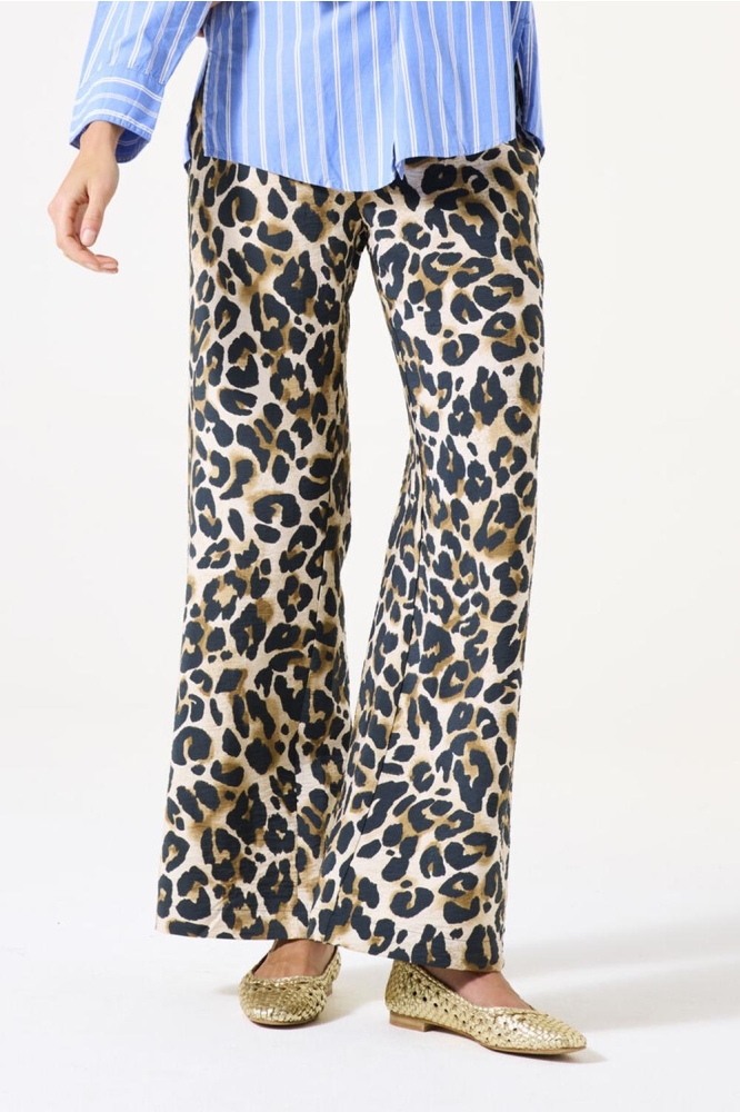 Garcia beige dames broek | Model vooraanzicht
