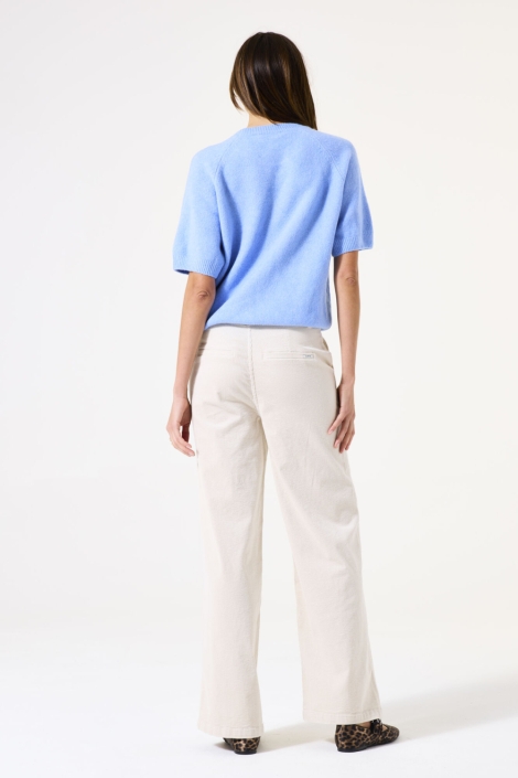 Garcia witte dames broek | Model achteraanzicht