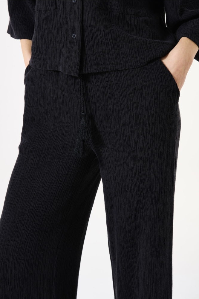 Garcia zwarte dames broek | Close up