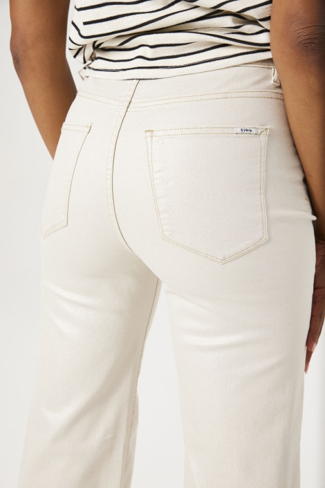 Garcia ecru dames jeans | Model achteraanzicht