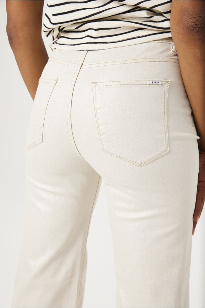Garcia ecru dames jeans | Model achteraanzicht