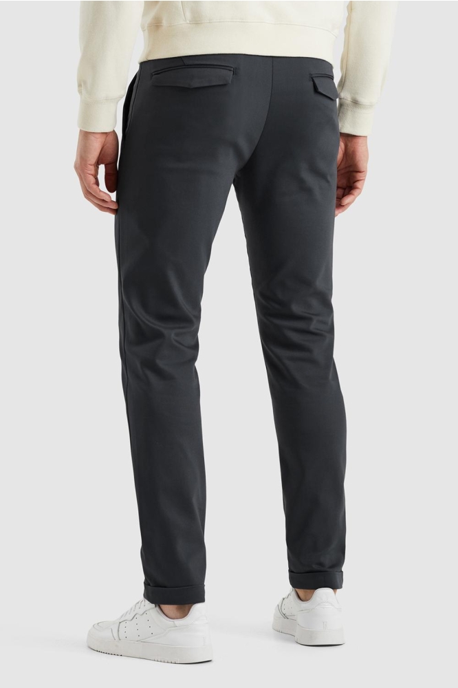 Cast Iron blauwe heren broek | Model achteraanzicht