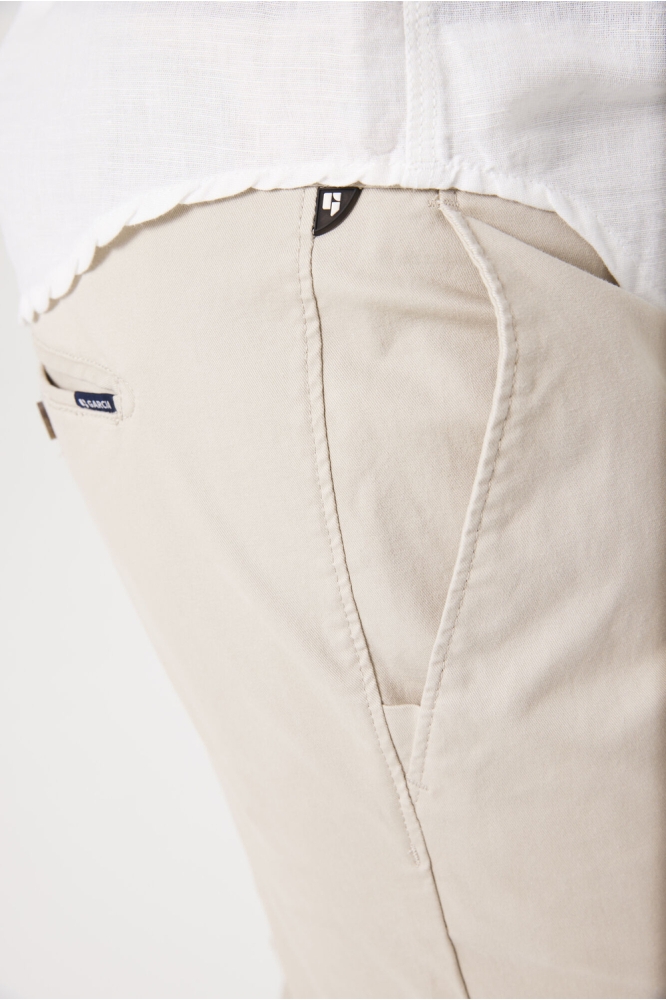 Garcia beige heren broek | Close up