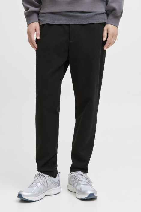 Jack & Jones zwarte heren broek | Model vooraanzicht