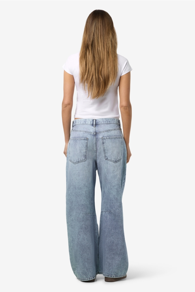 Noisy may blauwe dames jeans | Model achteraanzicht