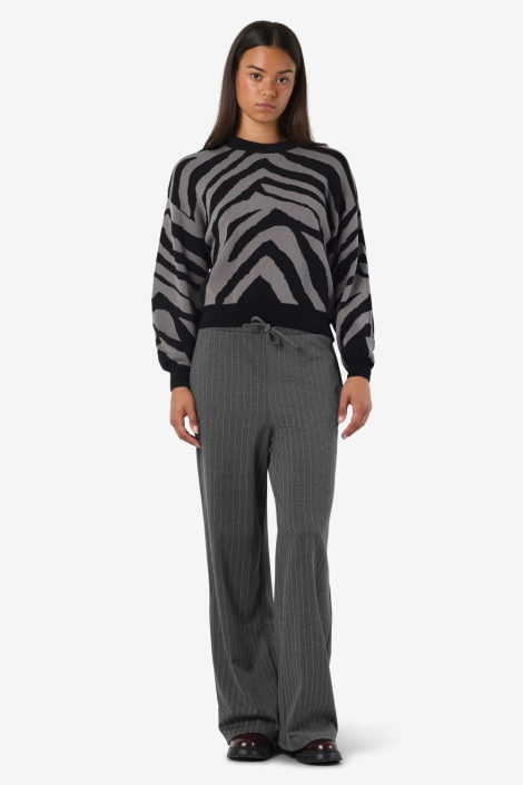 Noisy may grijze dames broek | Model