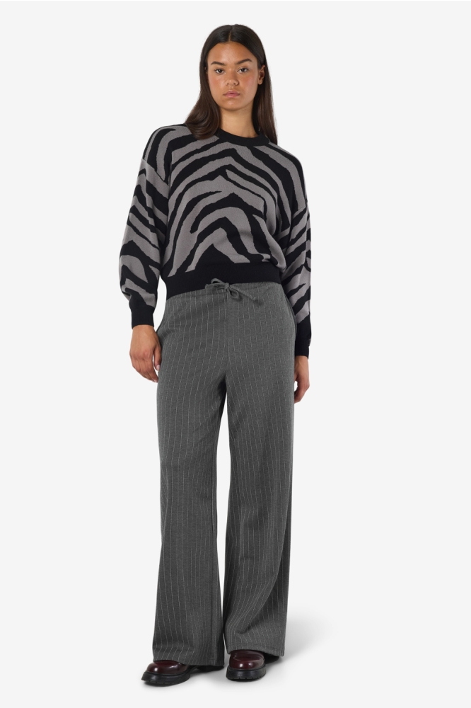 Noisy may grijze dames broek | Model