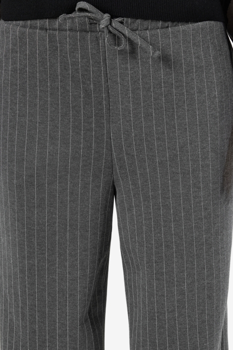 Noisy may grijze dames broek | Close up