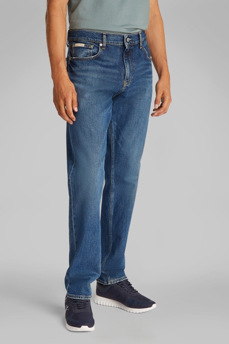 Calvin Klein blauwe heren jeans | Model vooraanzicht