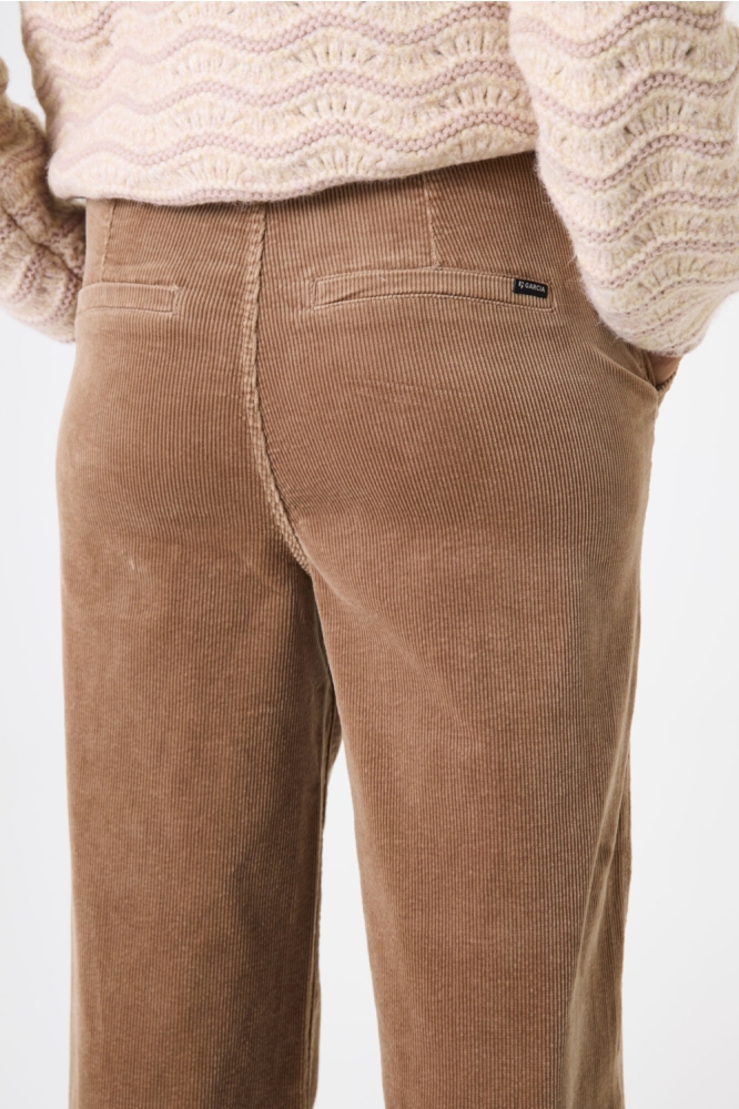 Garcia bruine dames broek | Close up