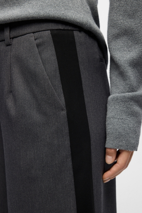 Object grijze dames broek | Close up