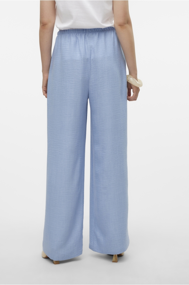 Vero Moda blauwe dames broek | Model achteraanzicht