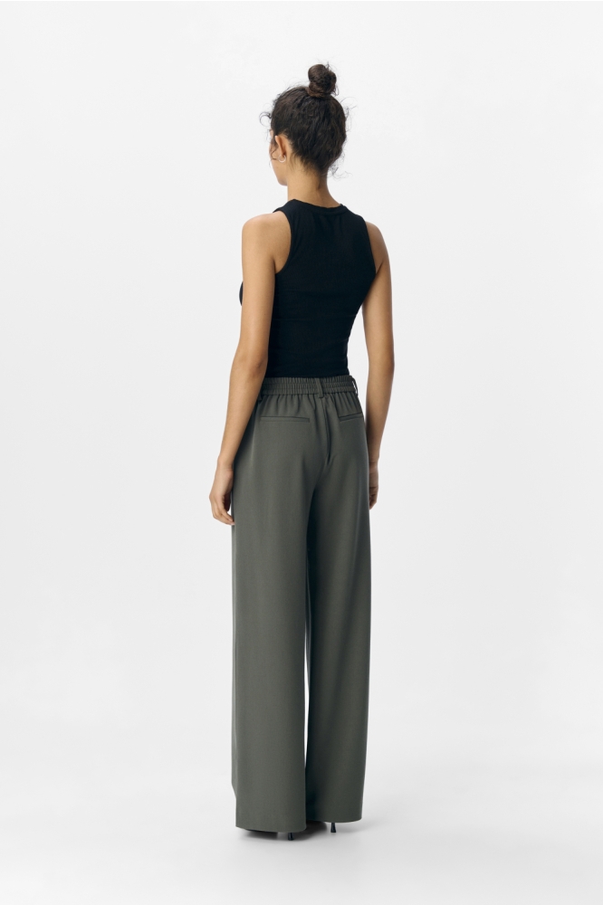 Object groene dames broek | Model
