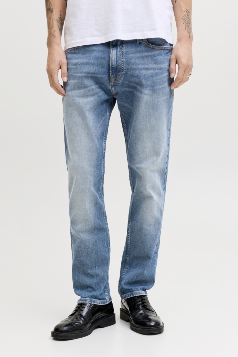 Jack & Jones blauwe heren jeans | Model vooraanzicht