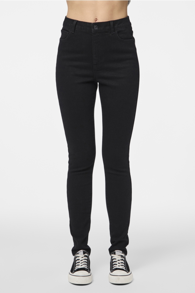 Pieces zwarte dames jeans | Model vooraanzicht