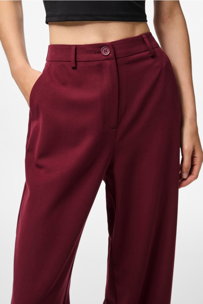 Pieces bordeaux dames broek | Close up