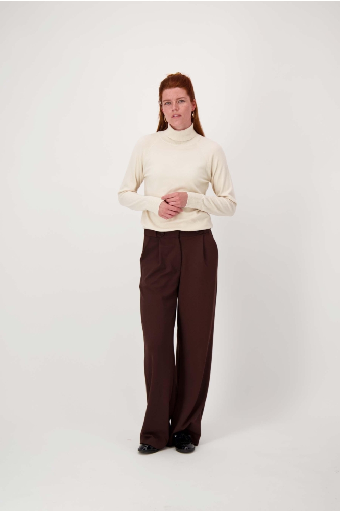 Zusss bruine dames broek | Model