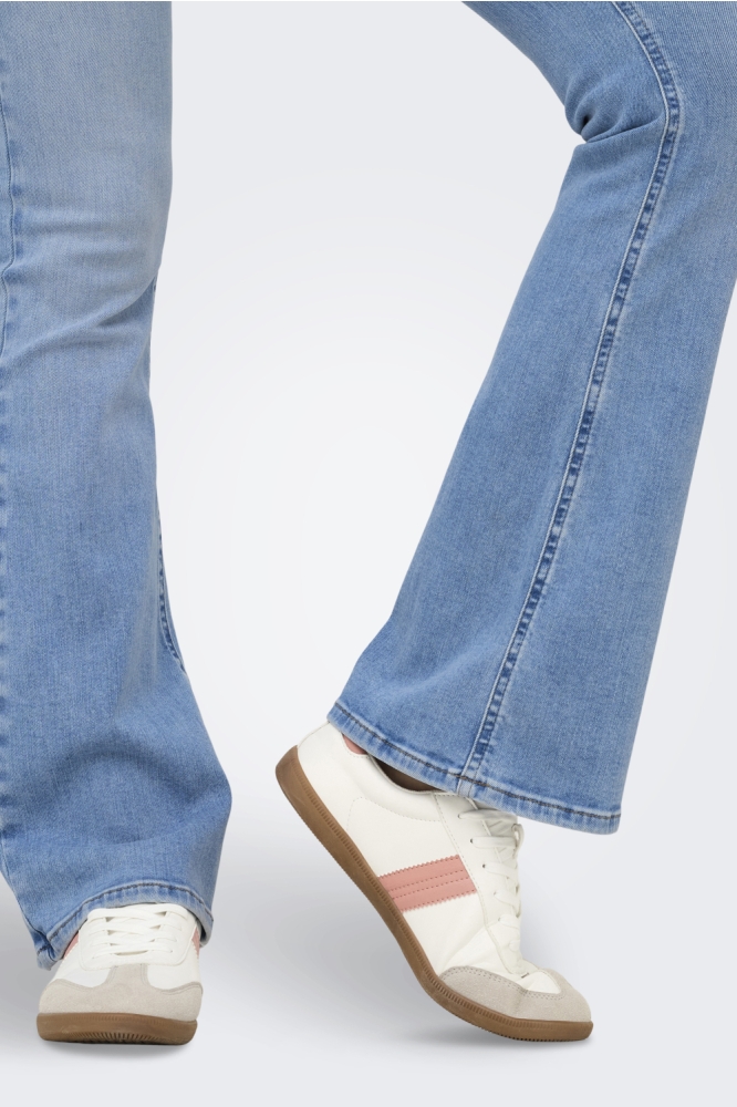 Only blauwe dames jeans | Close up