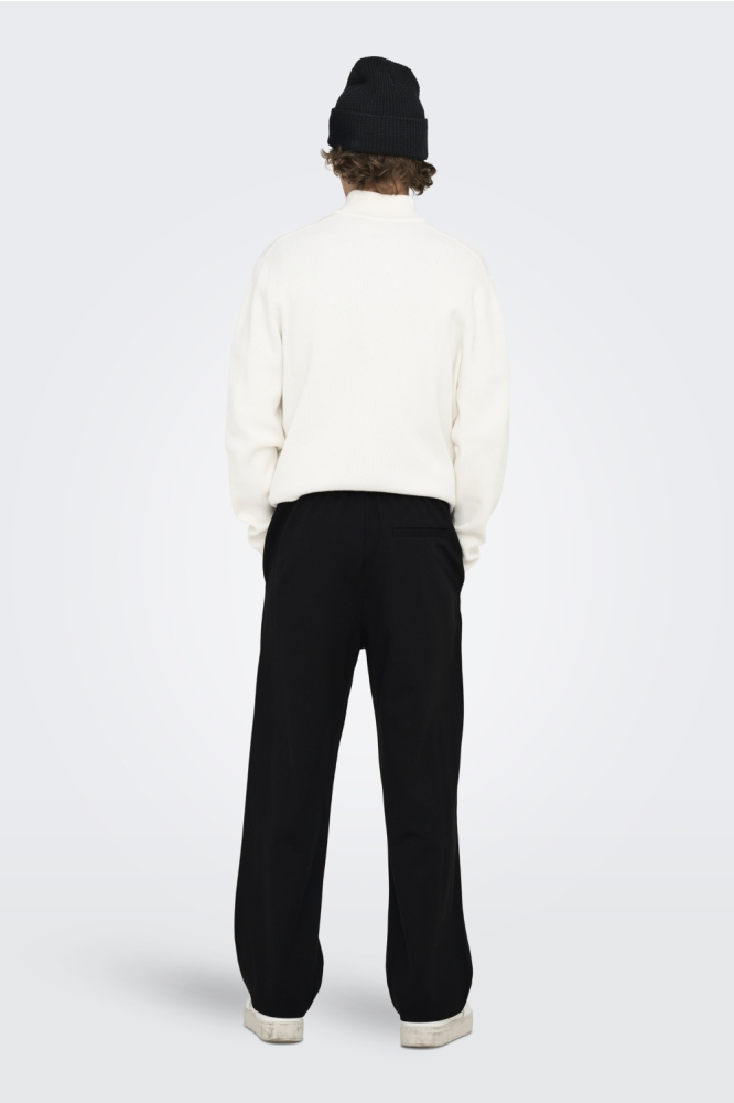 Only & Sons zwarte heren broek | Model achteraanzicht
