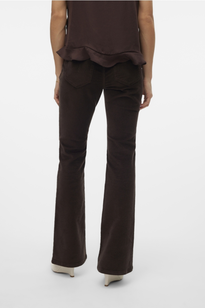 Vero Moda bruine dames jeans | Model achteraanzicht