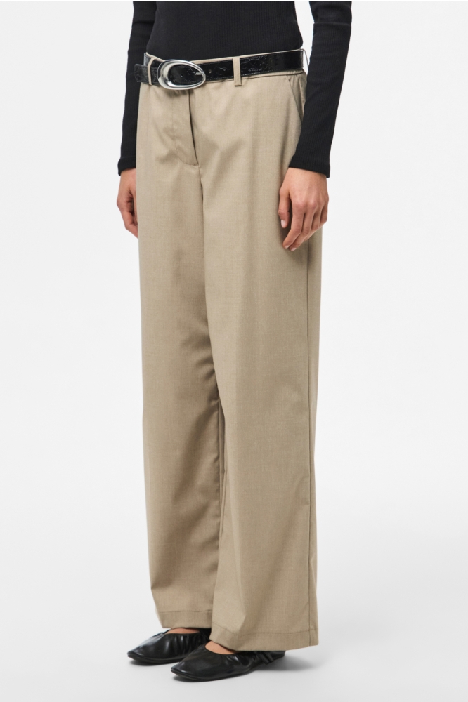 Pieces camel dames broek | Model vooraanzicht