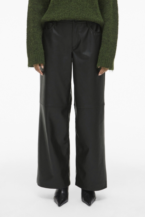 Vila zwarte dames broek | Model vooraanzicht