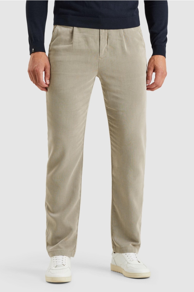 Vanguard beige heren broek | Model vooraanzicht