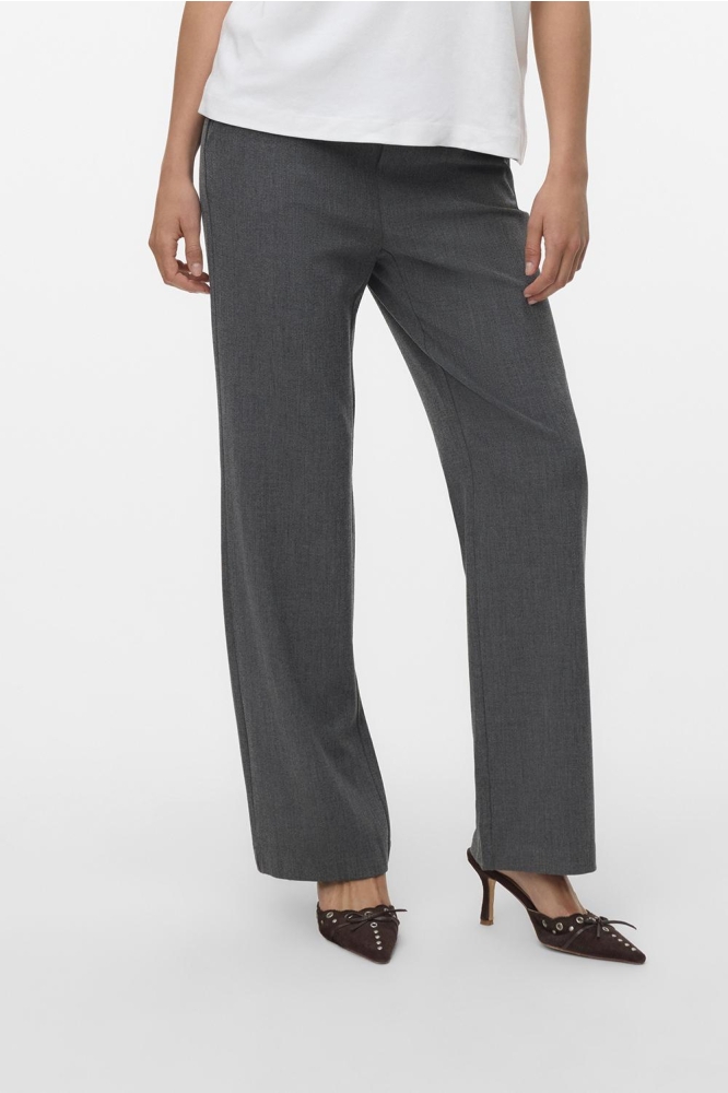 Vero Moda grijze dames broek | Model vooraanzicht