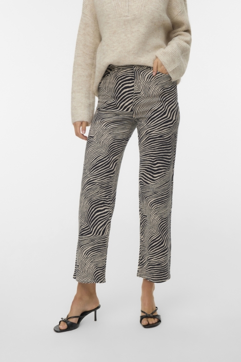 Vero Moda beige dames jeans | Model vooraanzicht