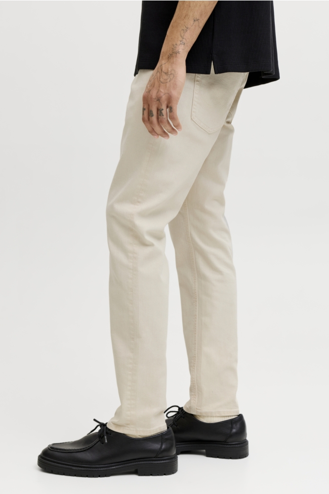 Jack & Jones beige heren jeans | Model zijaanzicht