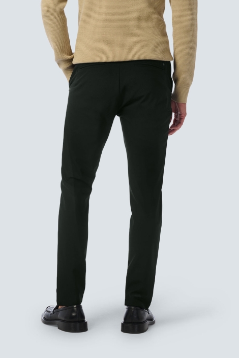 NO-EXCESS zwarte heren broek | Model achteraanzicht