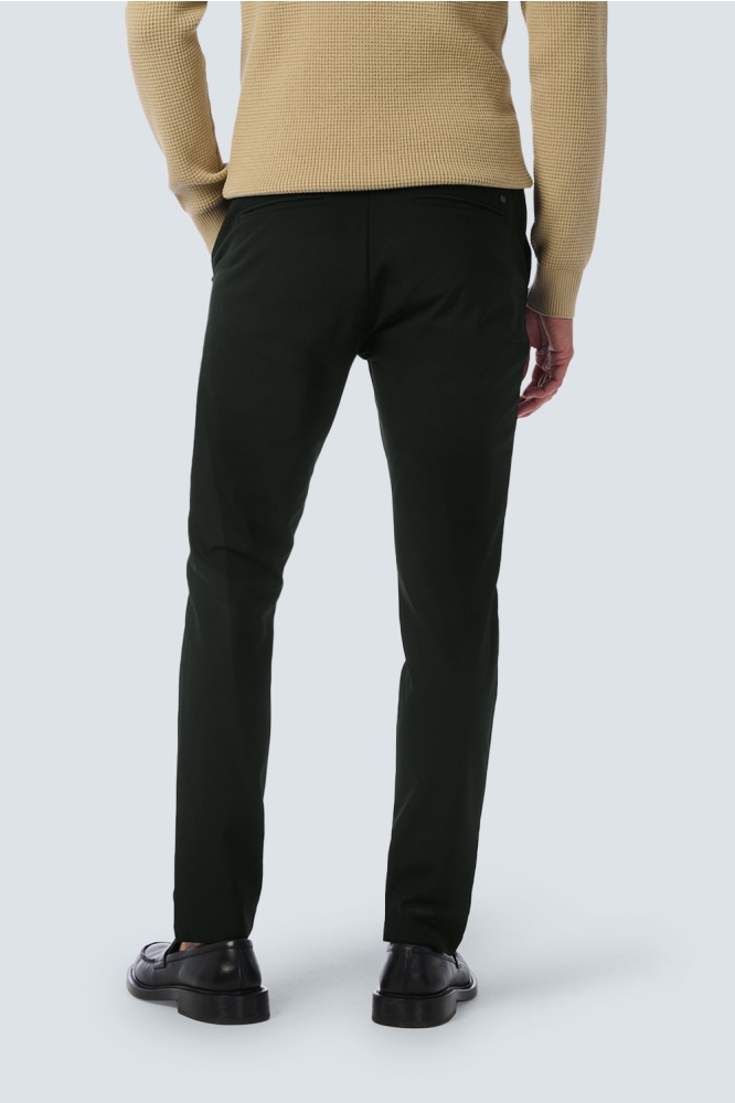 NO-EXCESS zwarte heren broek | Model achteraanzicht